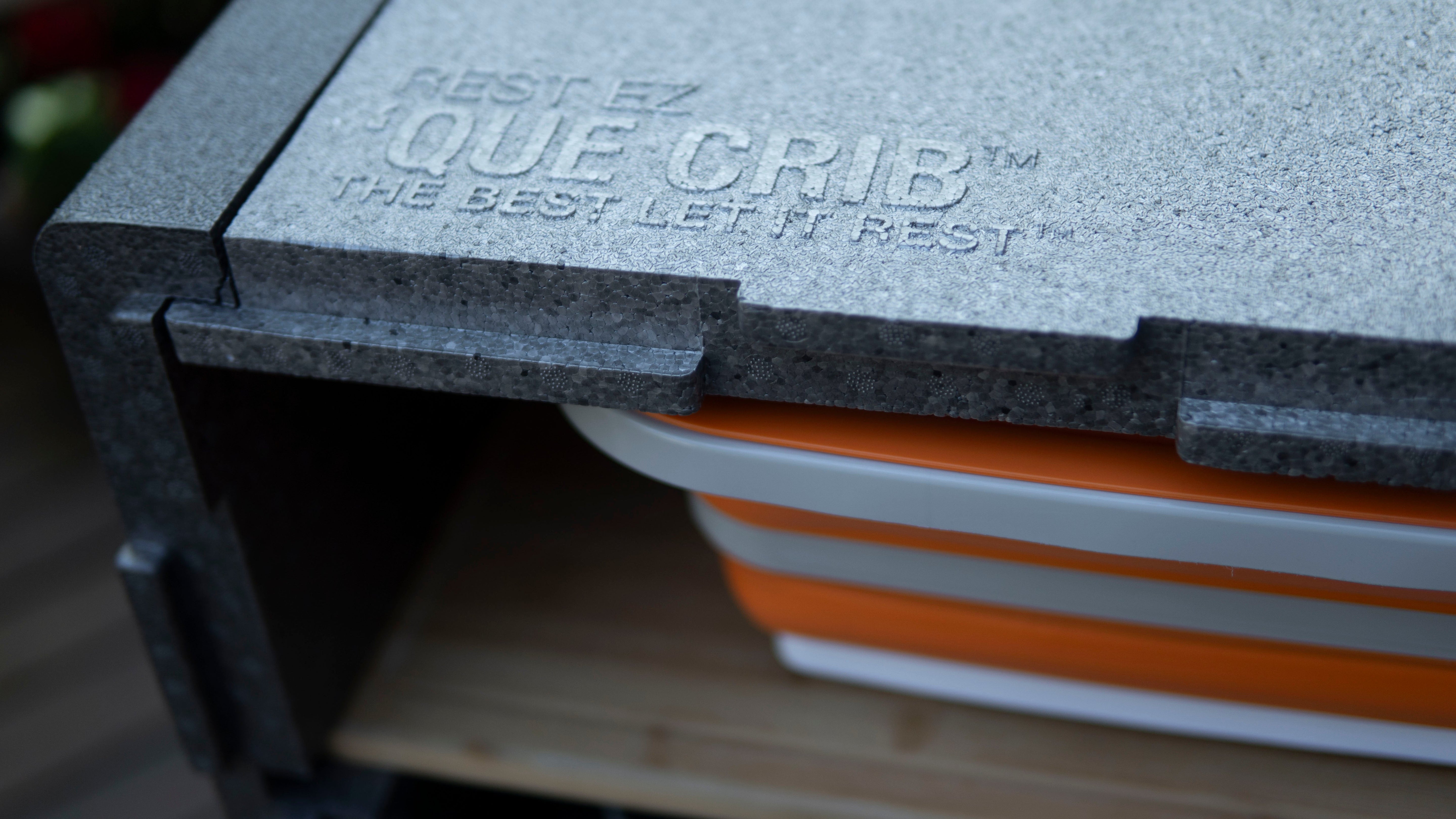 Drip EZ Rest EZ 'Que Crib Meat Resting Station W/ Bamboo Cutting Board