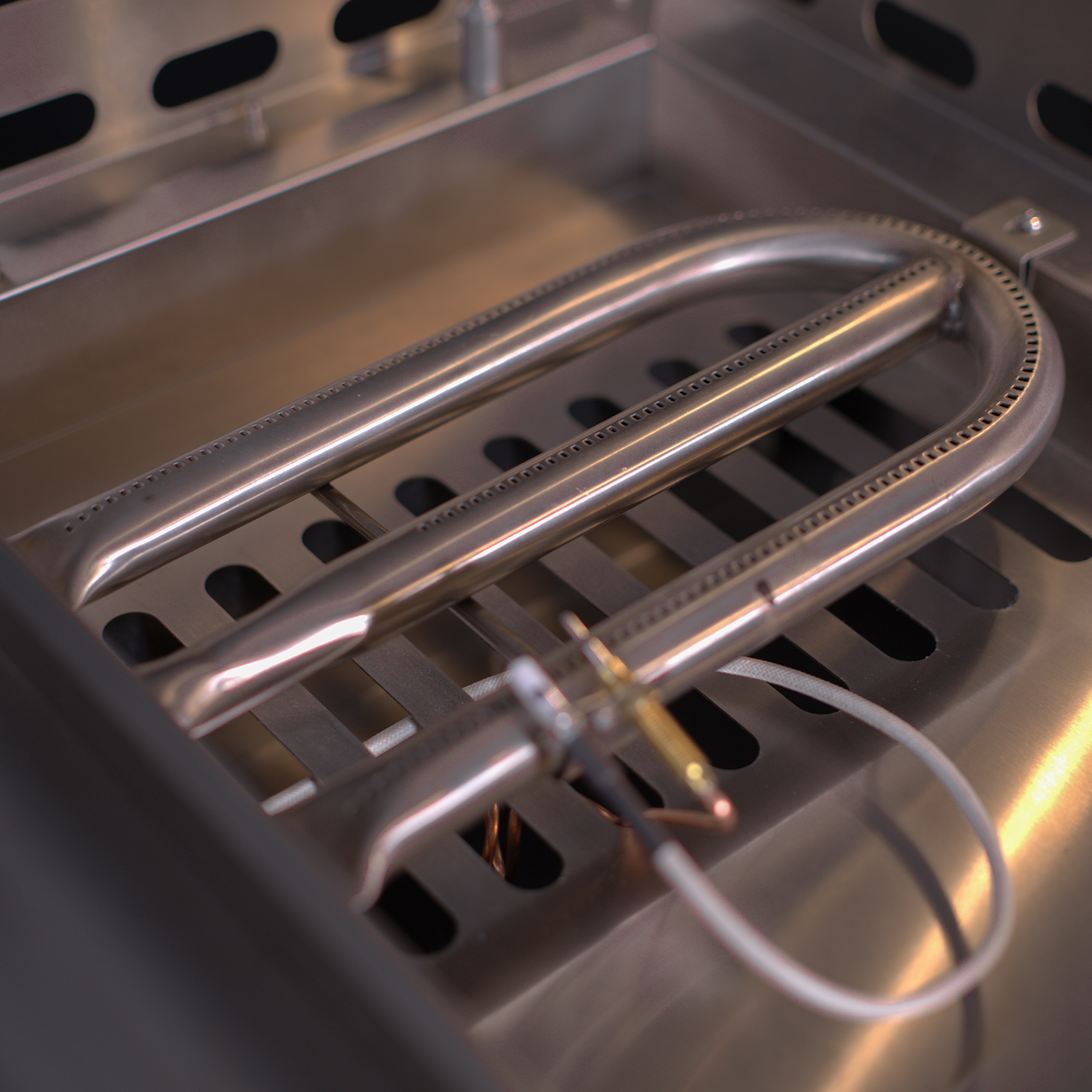 Le Griddle Pro Series 40-Inch Built-In Gas Griddle - OML105P3