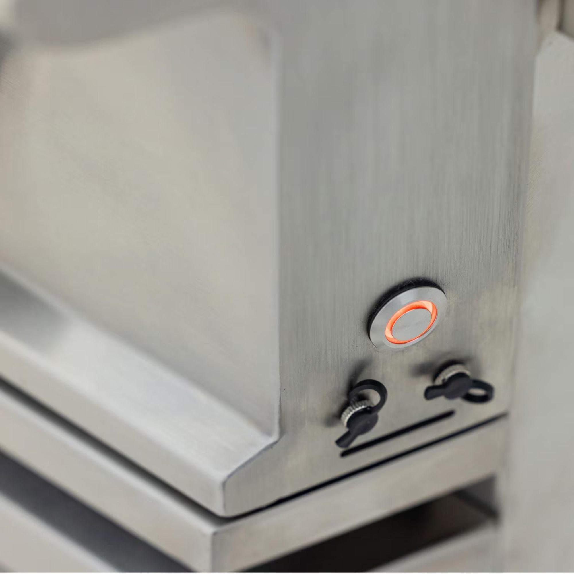 Blaze LTE PRO 40-Inch 5-Burner Freestanding Gas Grill w/ Digital Temperature Screen & Rear Infrared Burner