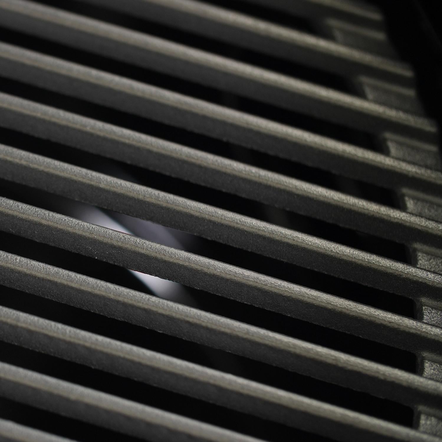 Everdure 4K 21-Inch Charcoal Grill & Smoker - HBCE4KBUS/HBCE4KGUS