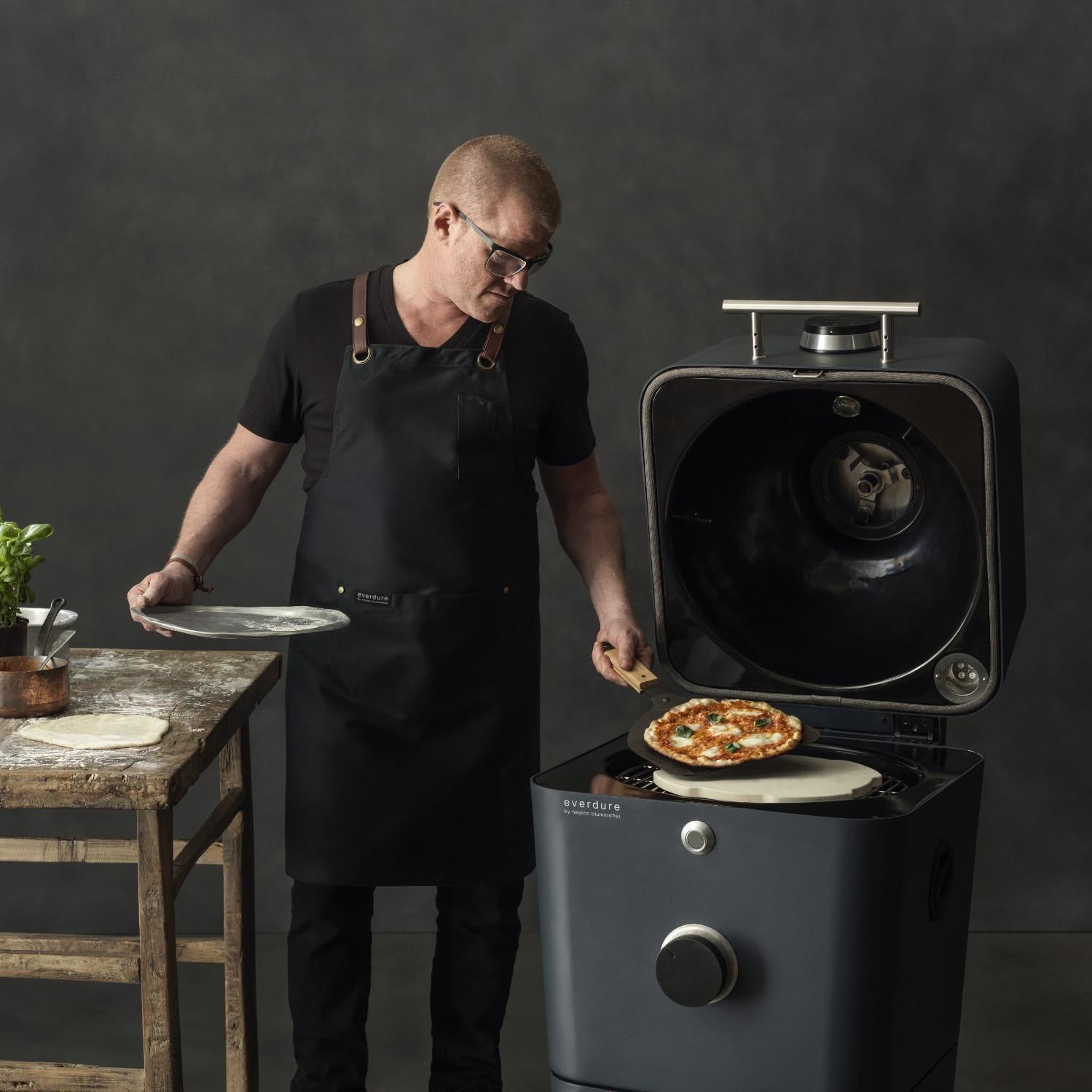 Everdure 4K 21-Inch Charcoal Grill & Smoker - HBCE4KBUS/HBCE4KGUS