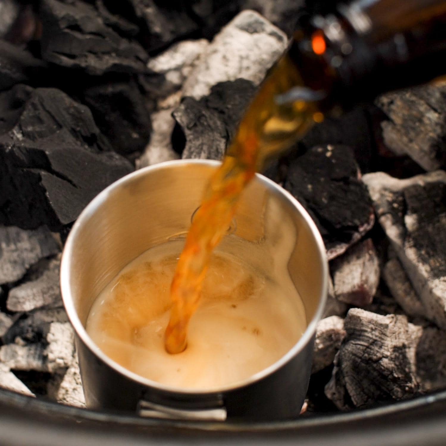 Everdure 4K 21-Inch Charcoal Grill & Smoker - HBCE4KBUS/HBCE4KGUS