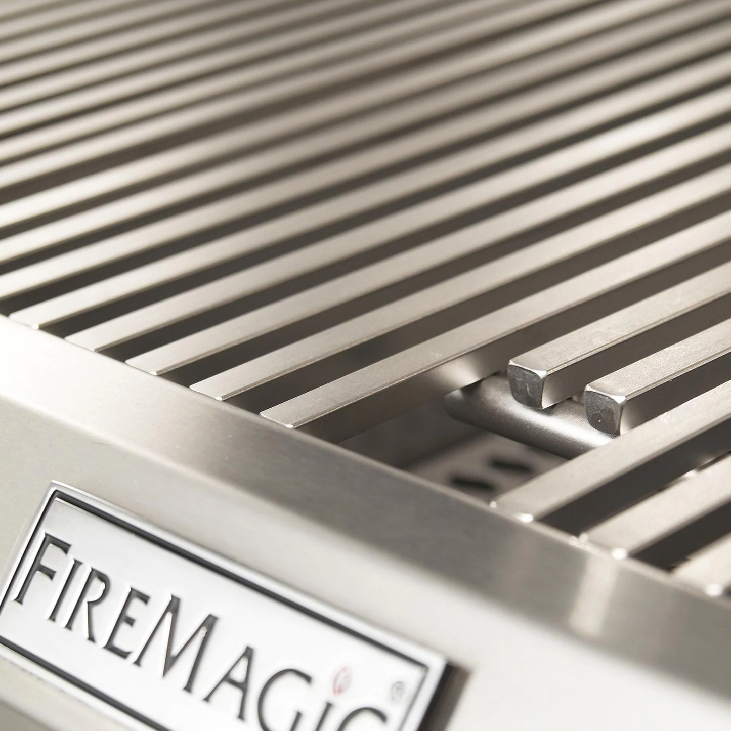 Fire Magic - Aurora A660S 30-Inch Propane Gas Grill With Side Burner And Analog Thermometer - A660S-7EAP-62