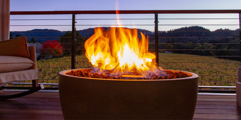 Wood Fire Pits vs. Gas Fire Pits: Which one if right for you?