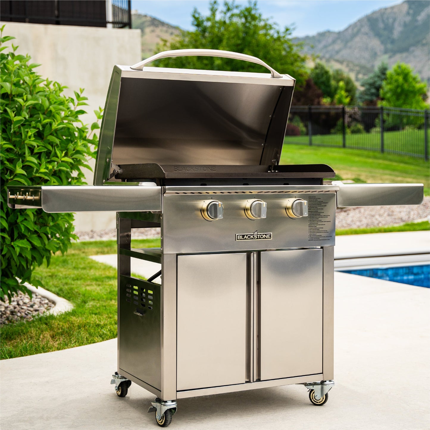 Blackstone Select 28" Griddle with Cabinet - 6009