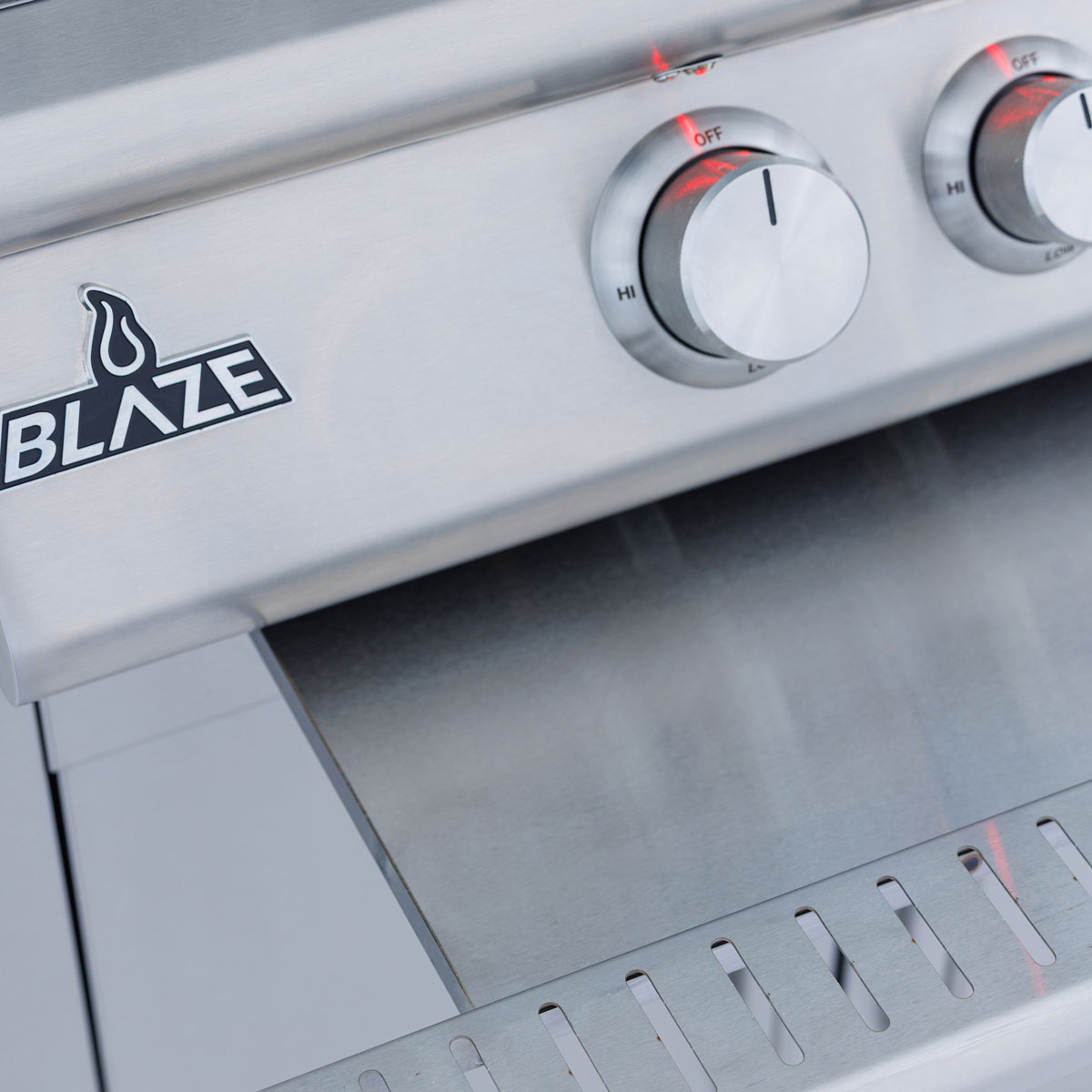 Blaze Premium 26-Inch Built-In Gas Outdoor Pizza Oven with Bluetooth Probes