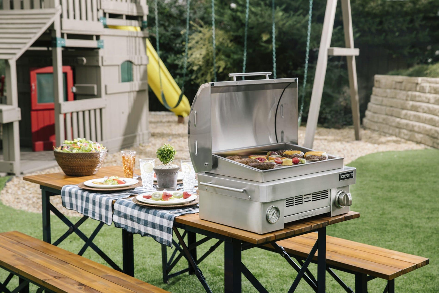 Coyote Portable 25" Grill - C1PORTLP