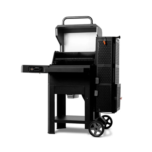 Gravity Series® 600 Digital Charcoal Grill + Smoker