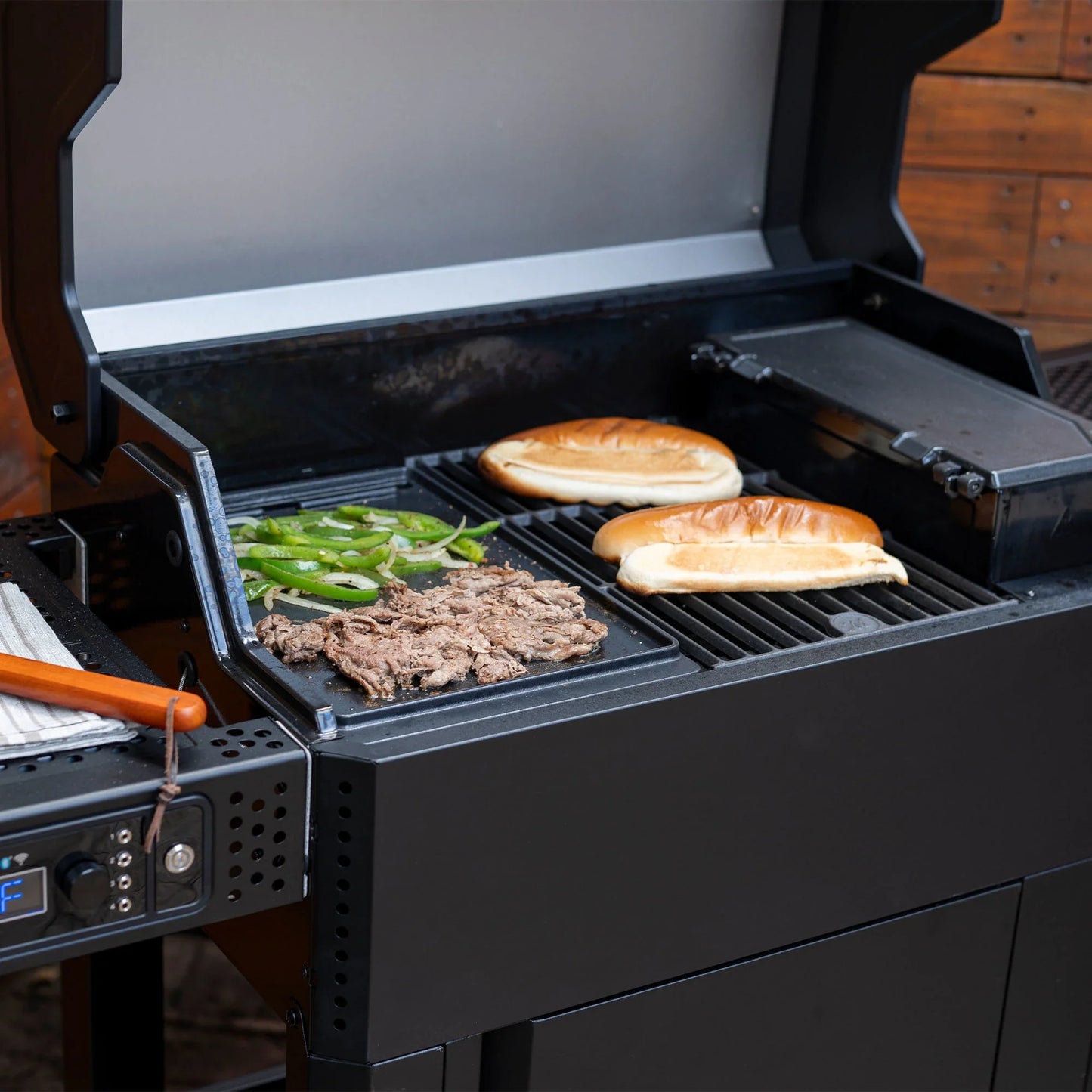 Masterbuilt Half-Grate Griddle Insert