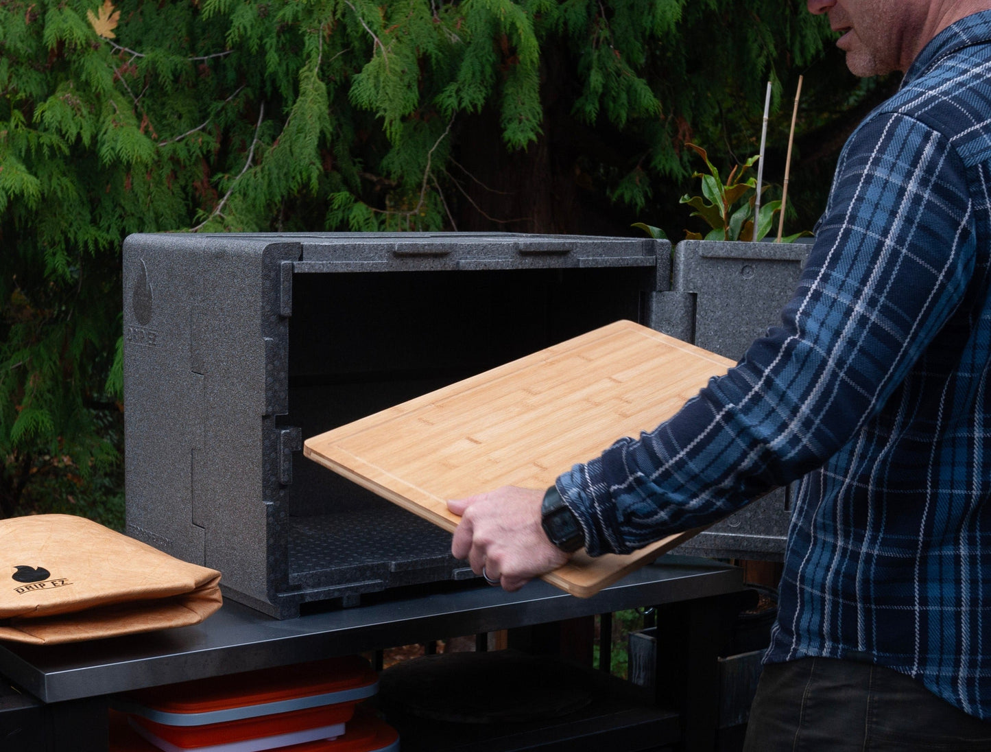 Drip EZ Rest EZ 'Que Crib Meat Resting Station W/ Bamboo Cutting Board