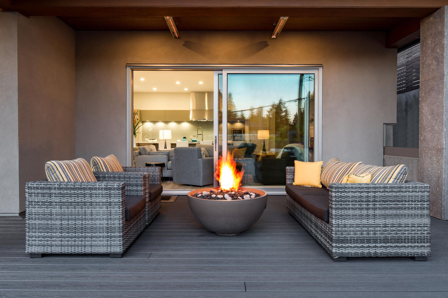 Infratech SL-Series Slimline Single Element 2400Watt Outdoor Electric Heater | 208V