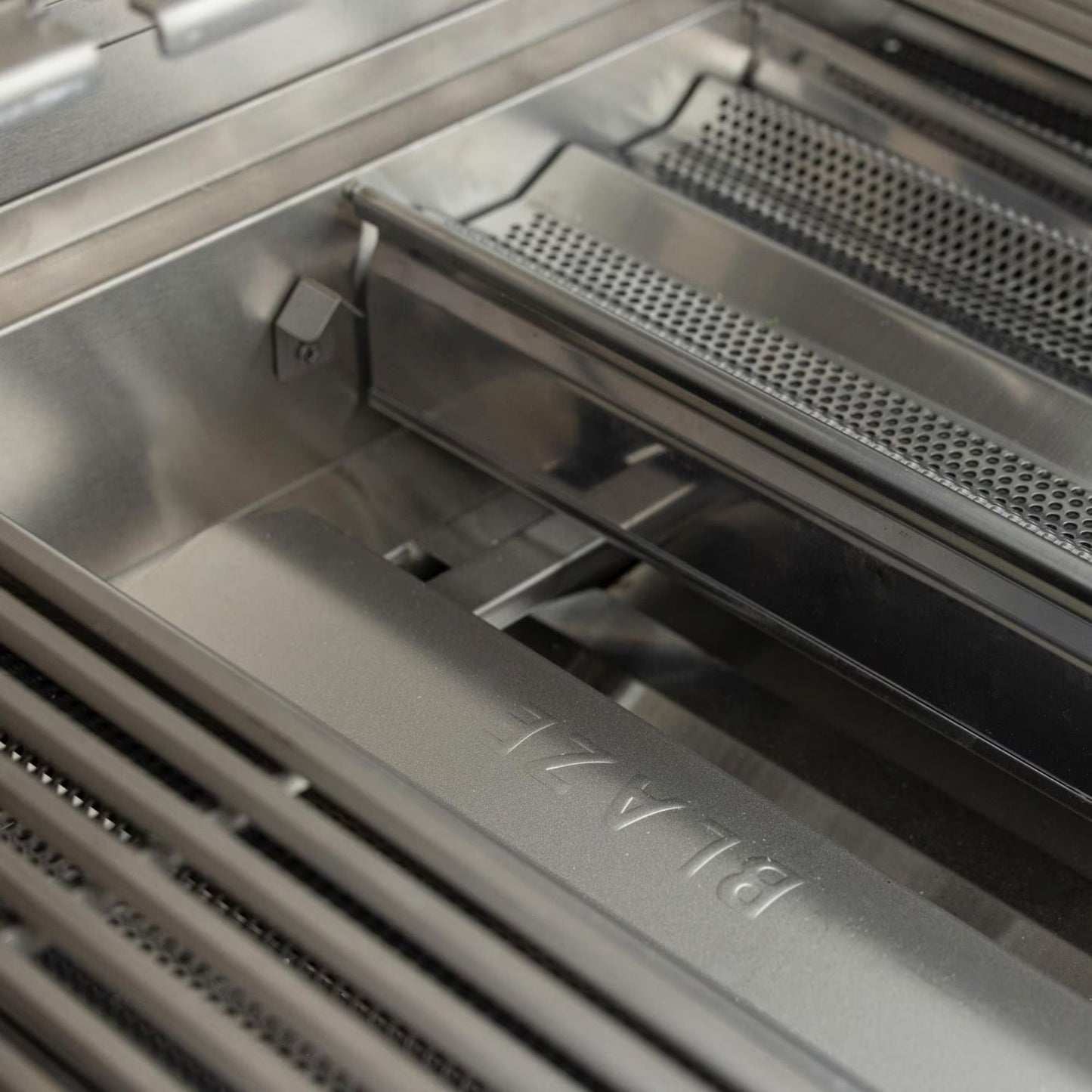 Blaze LTE PRO 32-Inch 4-Burner Freestanding Gas Grill w/ Digital Temperature Screen & Rear Infrared Burner