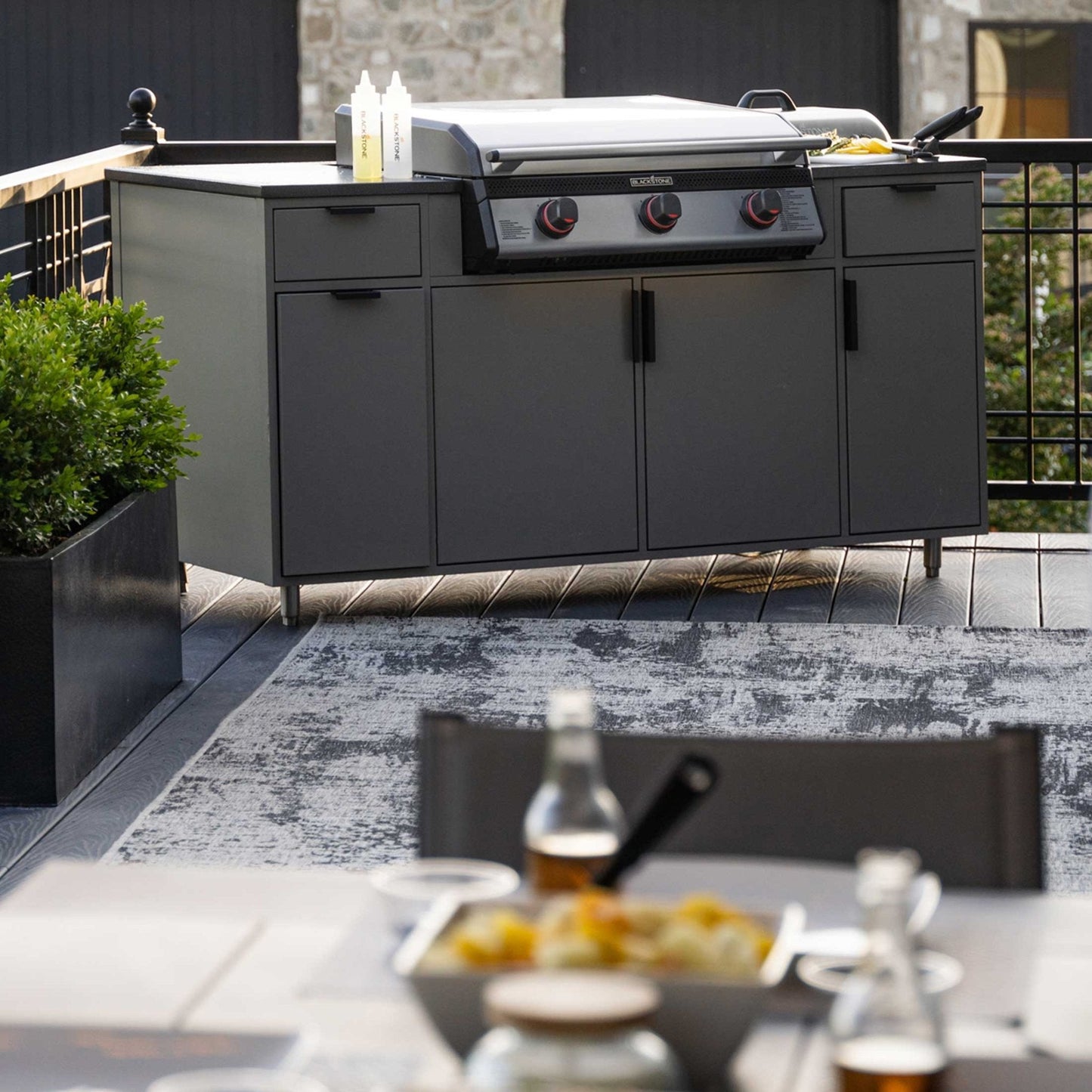 Blackstone Griddle Island W/ 28" XL Premium Built In Griddle