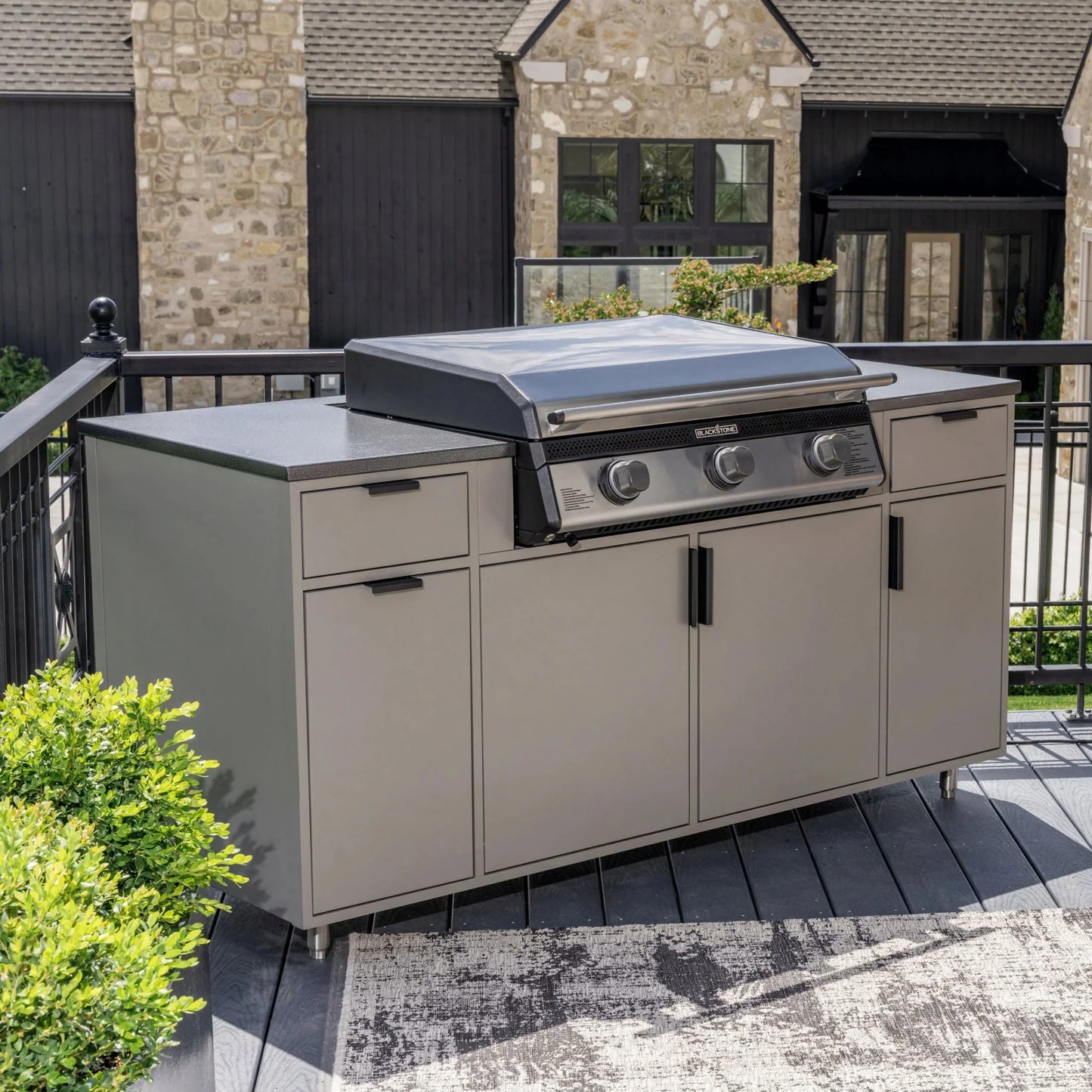 Blackstone Griddle Island W/ 28" XL Premium Built In Griddle