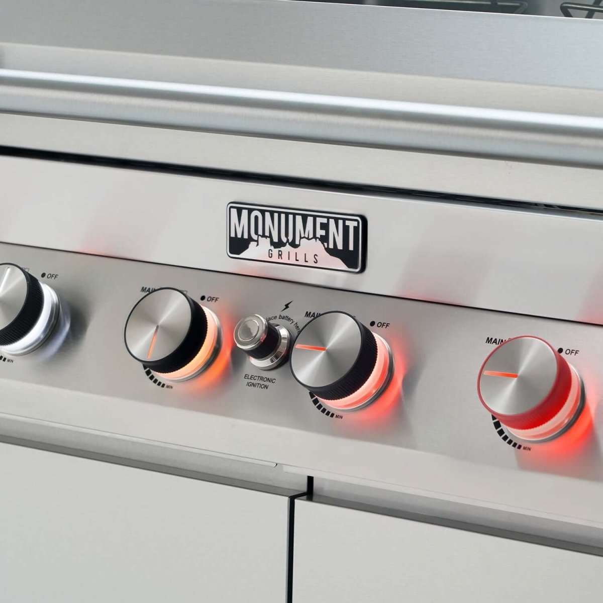 Monument Denali 605 Pro | Stainless Smart Propane Gas Grill