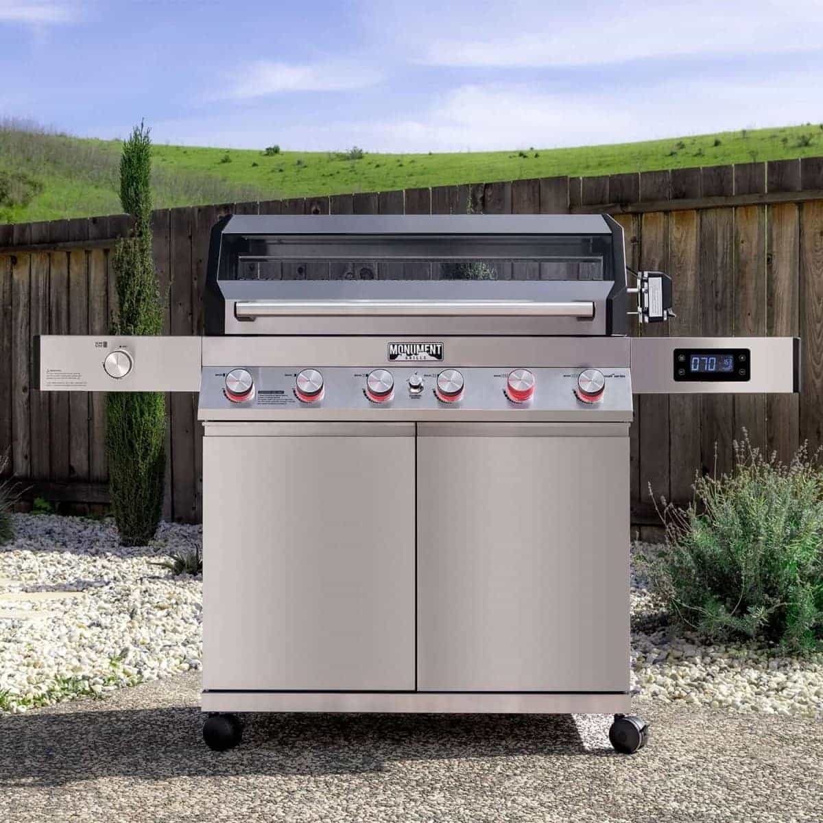 Monument Denali 605 Pro | Stainless Smart Propane Gas Grill