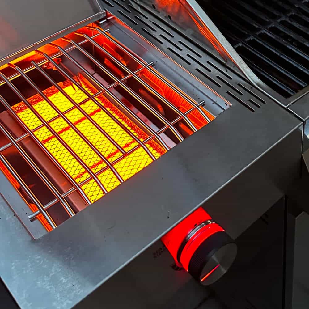 Monument Denali 605 Pro | Stainless Smart Propane Gas Grill