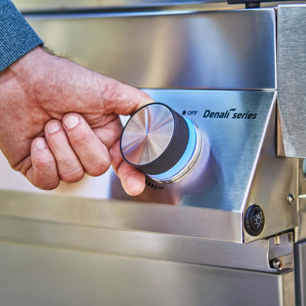 Monument Denali 605 Pro | Stainless Smart Propane Gas Grill