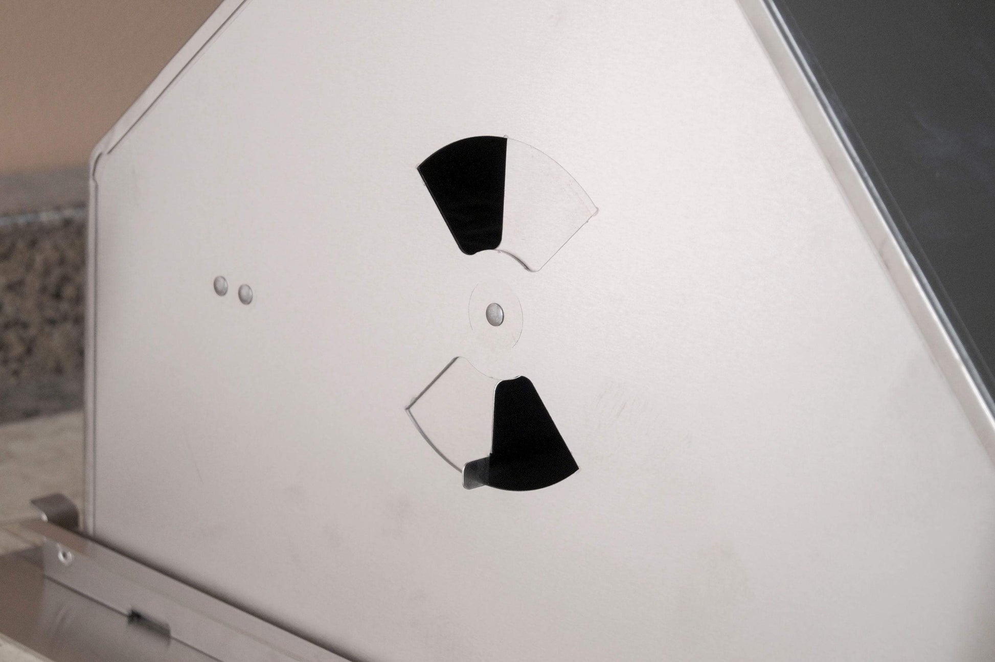 Charcoal Grill in Stainless Steel