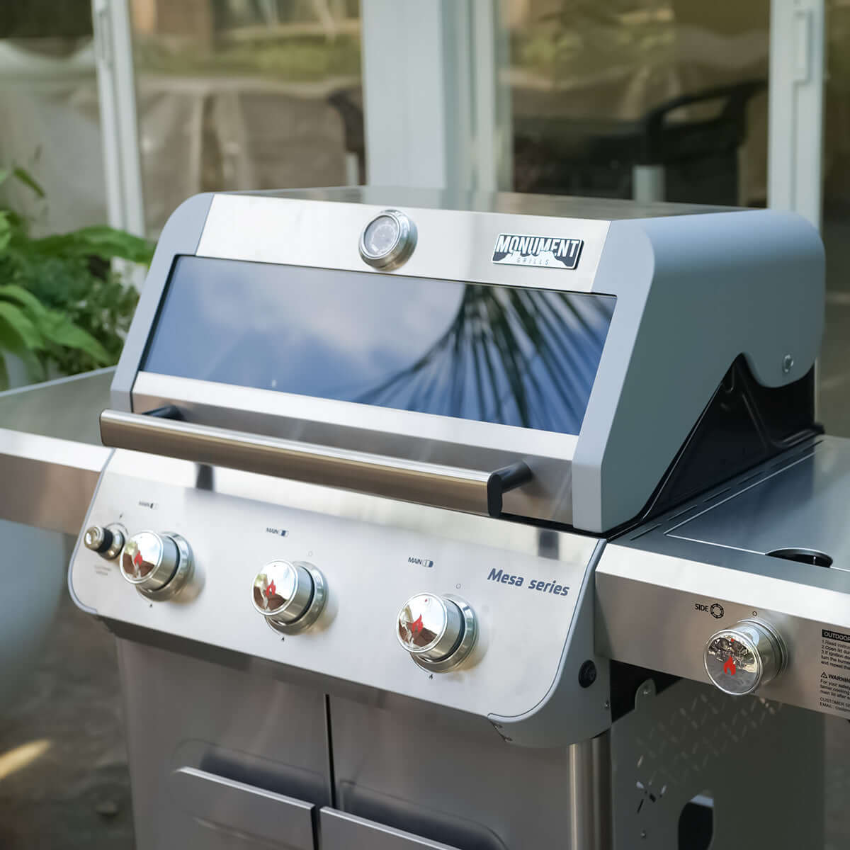 Monument Mesa 305 | Stainless Steel Propane Gas Grill