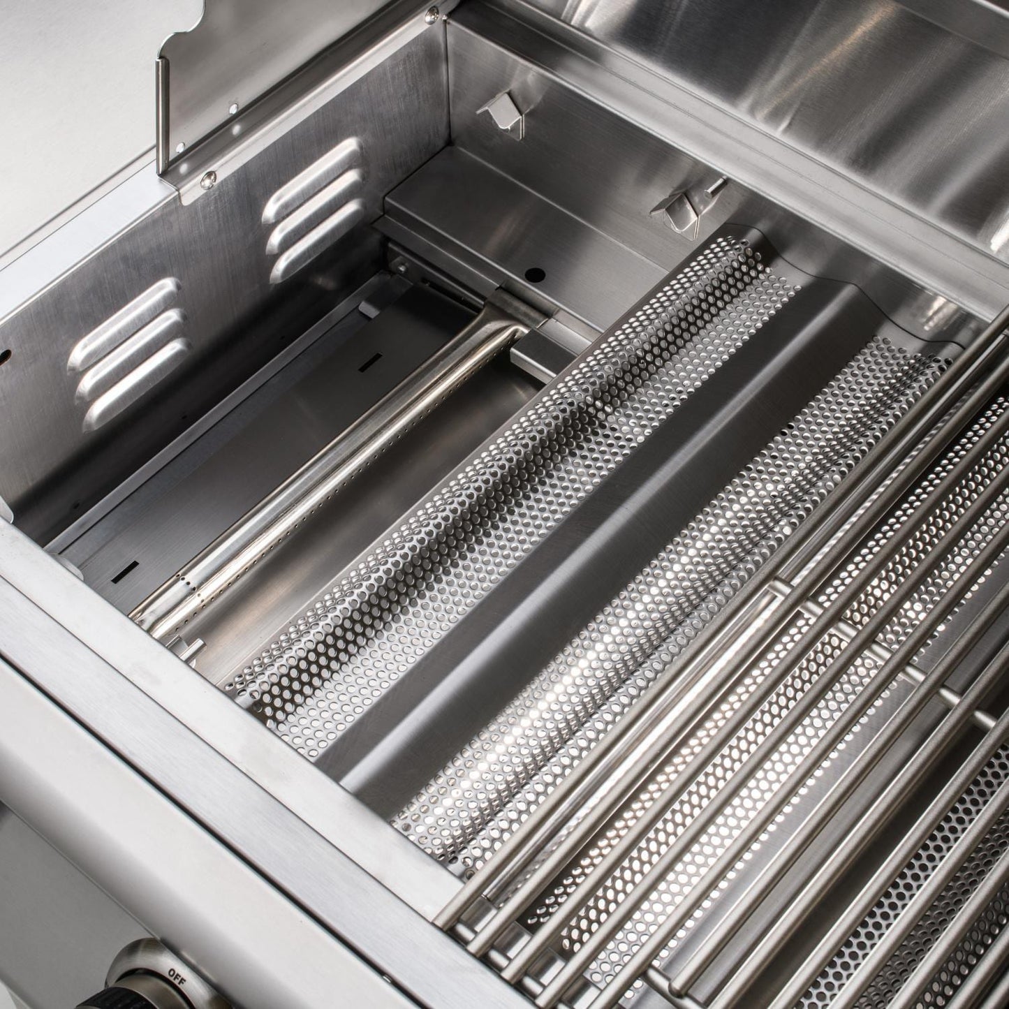 Blaze Prelude LBM 32-Inch 4-Burner Built-In Gas Grill - BLZ-4LBM-LP/NG