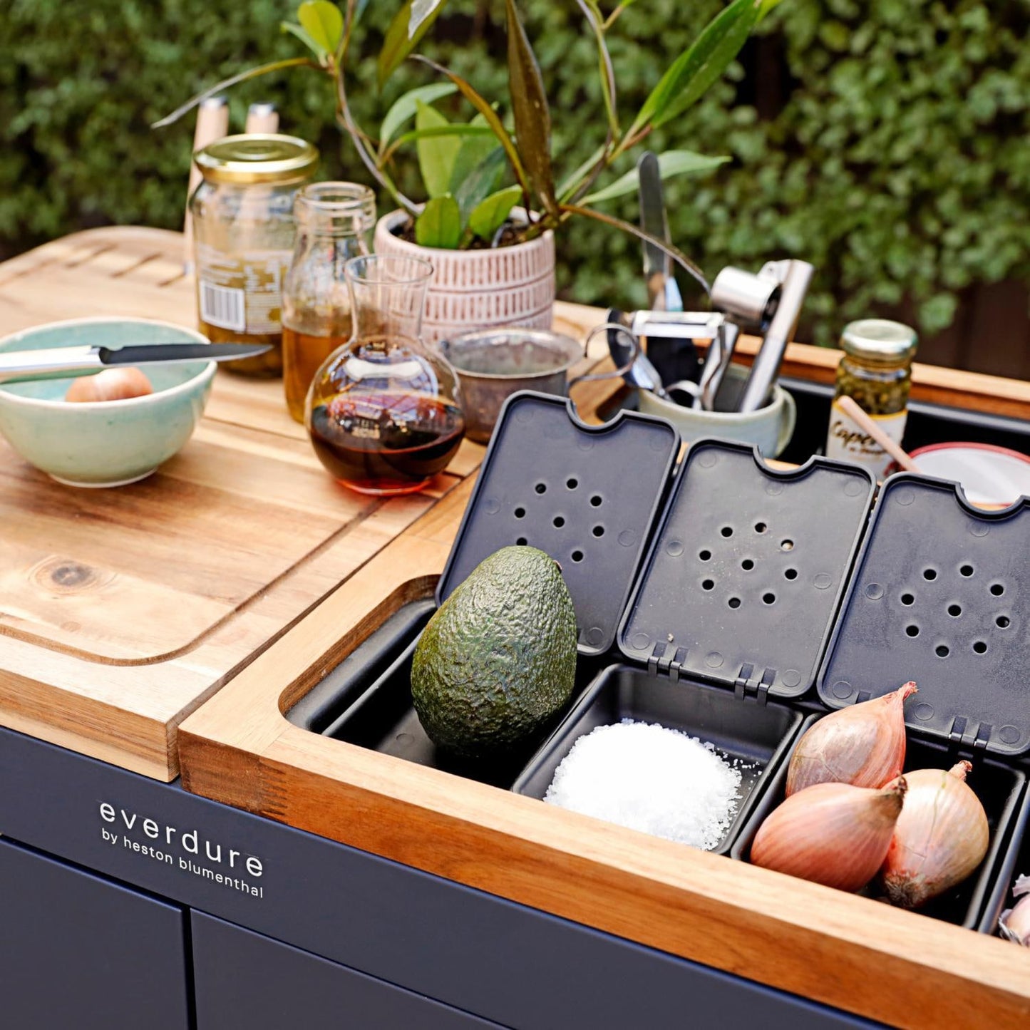 Everdure Indoor/Outdoor 40-Inch Mobile Prep Kitchen - HBPKB/HBPK